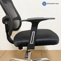 Chaise de bureau pivotante ergonomique polyvalente et réglable avec dossier en maille et base rotative pour une mobilité flexible au bureau
