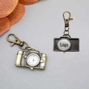 شكل شخصي مخصص تصميم فريد لطيف ساعة جيب صغيرة حلقة مفاتيح خمر معدنية صغيرة كاميرا سلسلة مفاتيح مع ساعة - Product Image 2