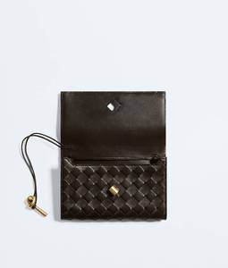 Bolso Bottega BV Andiamo con correa, en piel nappa Intrecciato, con cierre de nudo distintivo y correa deslizante Veneta - Product Image 3