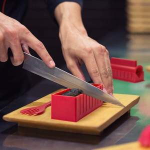 Sushi en plastique fait <span class=keywords><strong>maison</strong></span>, fabricant de Sushi professionnel rouleau bricolage 10 pièces <span class=keywords><strong>facile</strong></span> à nettoyer fourchette à riz rouge - Product Image 5