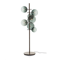 Lampadaire moderne en laiton sur mesure avec globe en verre soufflé et structure à branches décalées pour salon, chambre à coucher, décoration intérieure