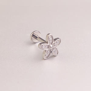 Boucles d'Oreilles Labret en Acier Inoxydable avec Fleur Étoile et Lèvres Piercing Zircon Monroe Anneau d'Oreille Tragus Helix Piercing Cartilage, 1 Pièce - Product Image 4