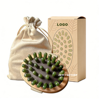 Brosse de massage du cuir chevelu en jade naturel avec logo personnalisé avec outil de drainage lymphatique en bois de hêtre de qualité supérieure vert et blanc