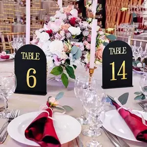 Decoraciones de lujo de alta calidad Titulares de tarjetas de señal transparente Número de mesa de boda de acrílico