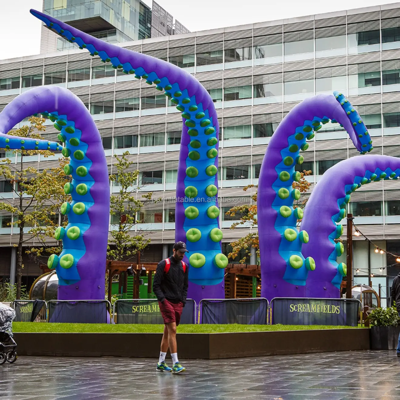 Calmar gonflable pour parade bus décoration de toit décoration de fête d'Halloween filature gonflable pieuvre tentacules jambe à vendre