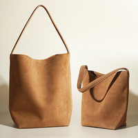 Sac fourre-tout personnalisé en cuir suédé pour femmes, avec logo imprimé, fabrication en gros, sac à bandoulière grande capacité pour le quotidien