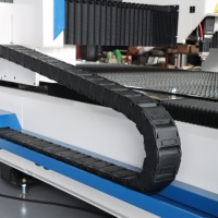 Machine de découpe laser à fibre CNC haute performance avec système de contrôle Cypcut, découpeuse de plaques métalliques de haute précision, automatique à refroidissement par eau