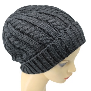 Usine OEM, vente chaude, <span class=keywords><strong>bonnet</strong></span> en tricot épais d'hiver avec doublure en polaire, chapeaux de créateur avec logo personnalisé, bordures retroussées, Gorras Y2K - Product Image 3