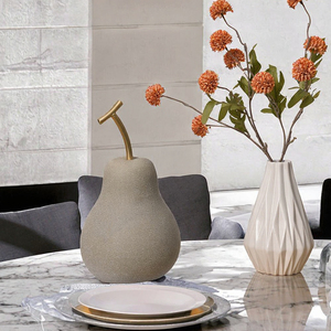 Vase en céramique YONGSHENG de style américain, luxueux, finition mate, artisanal, en porcelaine, écologique, pour la décoration d'hôtel, de maison et de table - Product Image 3