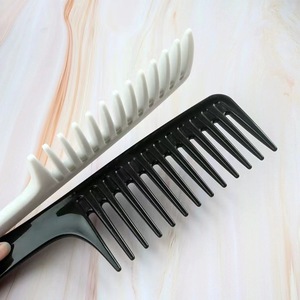 Peigne à dents larges Brosse Cheveux Afro Peigne à dents larges <span class=keywords><strong>V</strong></span> Peigne à manche plat épaissi Grande fleur bouclée - Product Image 4