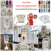 Cabine téléphonique vintage moderne en métal blanc pour livre d'or audio, idéale pour les décorations de mariages et événements en extérieur