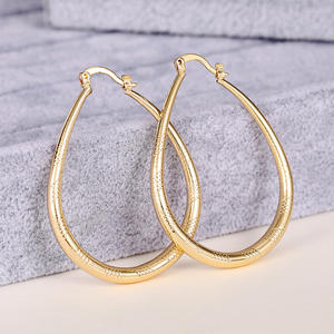 Pendientes de aro dorados de aleación de zinc chapados en oro, estilo clásico, joyería de moda unisex - Product Image 5