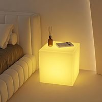 Chaise Cube Led en plastique RVB 50x50x50 Led Chaise Evénement Party Bar Meubles Lumineux 16 couleurs Rechargeable