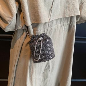 Borse Clutch in Cristallo all'Ingrosso, Borsa a Secchiello con Catena e Diamanti, Borsette Luccicanti con Strass - Product Image 4