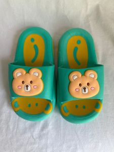 Pantofole Green Bear Face da donna estive antiscivolo con punta aperta e suola in PVC EVA, taglia 24-35 - Product Image 6