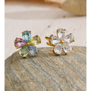 JINYOU 5951 <span class=keywords><strong>Anello</strong></span> Romantico a Fiore in Acciaio Inossidabile Placcato Oro 18K <span class=keywords><strong>con</strong></span> <span class=keywords><strong>Zirconi</strong></span> <span class=keywords><strong>Colorati</strong></span> Taglio a Pera, <span class=keywords><strong>Anello</strong></span> Floreale Aperto Regolabile - Product Image 5