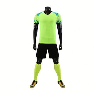 Uniformes de Fútbol Verdes al Por Mayor de Fábrica, Tallas Grandes, Uniformes Unisex para Adultos, 100% Poliéster, Secado Rápido y Transpirables - Product Image 1
