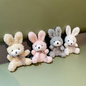 Mini lapin en peluche de 8 cm, doux et rembourré, avec nœud papillon, style poupée, idéal comme porte-clés ou cadeau pour mariage et fêtes - Product Image 3