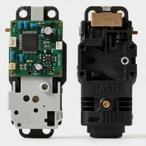 การผลิตประกอบสายเคเบิลอิเล็กทรอนิกส์ยานยนต์ที่มีแม่พิมพ์แรงดันต่ำ - Product Image 1