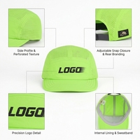 Gorra de Campamento Personalizada de Perfil Alto y Estructurada de 5 Paneles con Cierre a Presión, Gorra de Campamento Verde Lima de Poliéster de Alto Rendimiento con Logotipo Impreso en Silicona