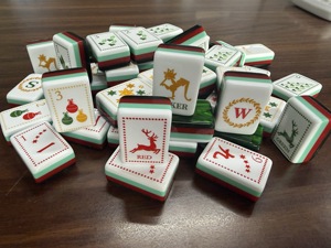 Tuiles de Mahjong Vert Émeraude Américaines de Luxe, Ensemble de Mahjong 4 couches, Écologique, Durable, Portable, Résistant à l'eau, Cadeaux de Noël - Product Image 6