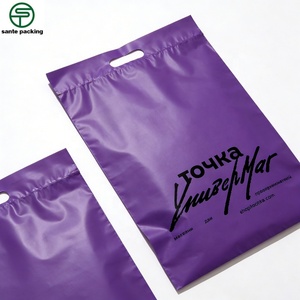 ถุงซิปล็อคแบบรีซีลได้สำหรับบรรจุภัณฑ์เสื้อผ้าฮู้ดดี้แบบเสื้อยืด CPE GRS เป็นมิตรกับสิ่งแวดล้อม  แบบหรูหรา  ผิวสัมผัสนุ่ม - Product Image 3