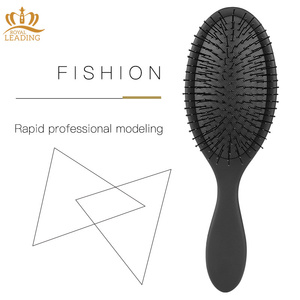 Logo personalizzato manico in plastica districante spazzola cuscino Paddle Nylon cinghiale setola spazzola per <span class=keywords><strong>capelli</strong></span> ricci spessi <span class=keywords><strong>capelli</strong></span> bagnati e asciutti pettine - Product Image 5