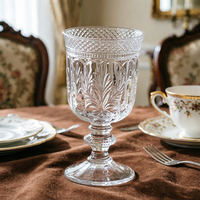Verres à boire en verre coloré de style européen, pressés à la machine, gravés et sculptés, pour les fêtes nuptiales