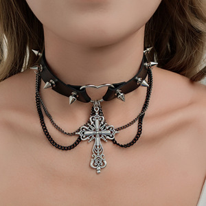 Collier ras-du-<span class=keywords><strong>cou</strong></span> punk exagéré, style gothique sombre, avec croix, araignée et pampilles, en alliage et bambou, inspiré du hip-hop, au design audacieux - Product Image 2