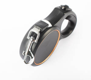 Guinzaglio retrattile automatico per animali domestici adatto per cani da passeggio all'aperto - Product Image 4