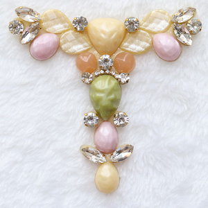 Venta al por mayor piedras pegamento <span class=keywords><strong>base</strong></span> de fibra hecho a mano zapatos de piedra de cristal ornamento para las mujeres para sandalias - Product Image 4