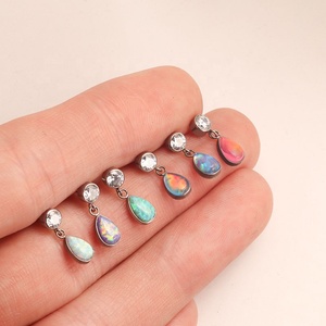 Pendientes roscados Piercing plano del cartílago del trago Joyería Perla Ópalo Piedra G23 Titanio Lágrimas Colgante Gota de plata Moda - Product Image 1