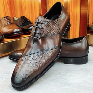 รองเท้าหนังแท้ทรงหัวมนแบบผูกเชือก 3 ชิ้น ผลิตด้วยมือ สำหรับผู้ชาย หนังวัวเรียบ กันน้ำ เหมาะสำหรับงานทางการและธุรกิจ - Product Image 1