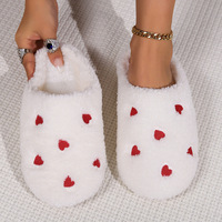 Liefdeshart geborduurde pluche katoenen pantoffels, zachte warme binnenhuispantoffels voor dames, Valentijnscadeau slippers