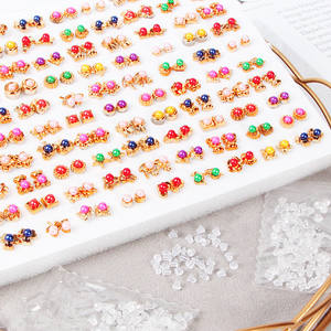 Оптовый набор модных и уникальных детских пластиковых серег в форме сердца и цветов (100 пар) - Product Image 4