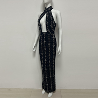 Bezauberndes Damen-Abendkleid mit Neckholder-Ausschnitt und Kristallen, Sexy Rückenfreies Ärmelloses Kleid, Exquisites Roter-Teppich-Promi-Partykleid