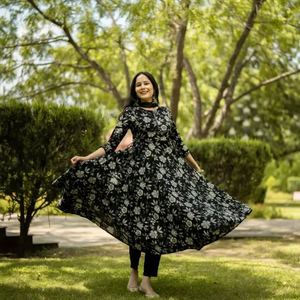 Costumes pour dames Vêtements ethniques Collection de costumes pour femmes en velours cousu Salwar Kameez Costumes fantaisie pour femmes - Product Image 1