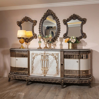 Ensemble de salle à manger classique de luxe doré, table longue en bois de style baroque français avec buffet et chaises en damassé pour hôtel de luxe