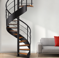 Escalier en colimaçon Optima au design simple en verre, escalier hélicoïdal moderne pour intérieur avec marches en bois