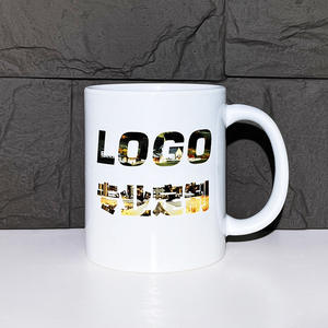 Taza de cerámica blanca con logo personalizado, diseño de sublimación para regalos. - Product Image 4