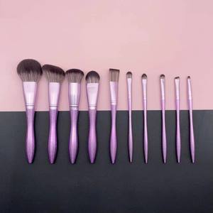 Ensemble de pinceaux de maquillage personnalisés YRX, 10 pièces, pinceau pour fond de teint, pinceau pour anticernes, logo personnalisé, pinceaux de maquillage personnalisés de couleur violette - Product Image 3