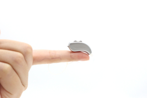 Aide auditive rechargeable de haute qualité pour Bluetooth, 4 canaux, invisible, confortable pour les personnes âgées, aide auditive en gros, prise en charge de l'application - Product Image 2