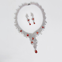 Parure de bijoux de mariée en zircon, style européen et américain, élégante, polyvalente et haut de gamme, comprenant boucles d'oreilles et colliers.