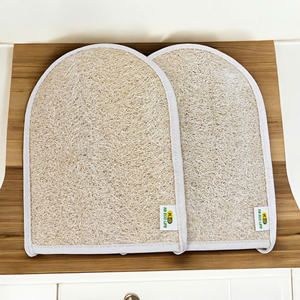 Guantes de Baño de Lufa Natural 100% Material Natural, Fabricados en Vietnam, Suaves, Exfoliantes y de Limpieza Profunda, Seguros para la Piel - Product Image 2
