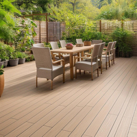 Dalles de Platelage Extérieur Modernes en Bois Composite (WPC), Revêtement de Sol DIY Durable et Imperméable pour Terrasses Extérieures en WPC