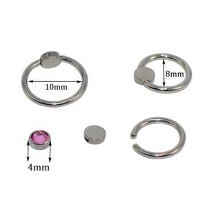 Anneaux de <span class=keywords><strong>piercing</strong></span> en titane ASTM F136 personnalisés en gros, anneau à bille captive plat serti de bijoux, anneaux de poitrine, anneaux multi-usages - Product Image 5