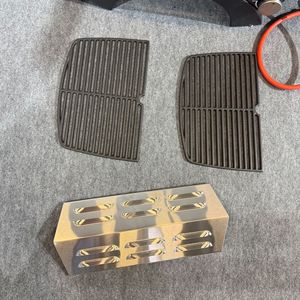 YUESHEN Custom Portable Small Charcoal BBQ Grill Mini Folding Outdoor Camping Family Barbecue BBQ Die Casting - Product Image 5