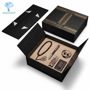 Boîte cadeau personnalisée de luxe en carton rigide pour stylos, crayons et papeterie, avec estampage à chaud doré, doublure en velours, noire et recyclable - Product Image 1