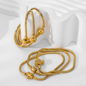 Bracciale Personalizzato Lucido Morbido a Osso di Serpente Placcato Oro Impermeabile in Acciaio Inossidabile 316L per <span class=keywords><strong>Coppia</strong></span> - Product Image 3