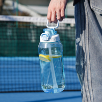 Bouteille d'eau de sport de 1950 ml, double ouverture, anti-fuite, en plastique PC de qualité alimentaire, avec poignée, pour les voyages et les activités de plein air